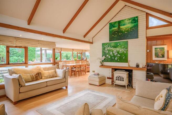 8481616-interior37.jpg