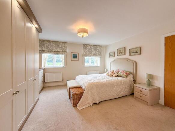 2 bed Apartment for sale Image 11