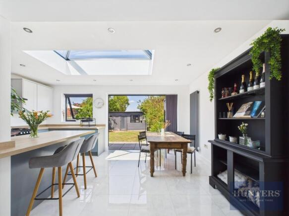 Kitchen / Dining Area