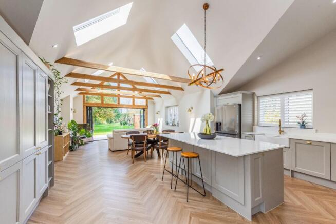 KITCHEN/DINER/FAMILY ROOM