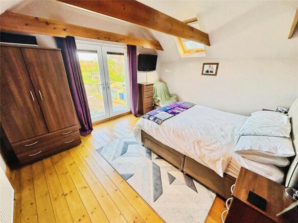 3 bed Semi-Detached for sale Image 7