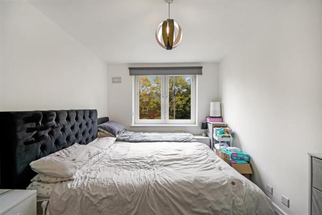 Flat 9 64 The Grove Iselworth London TW7 4JA - 001
