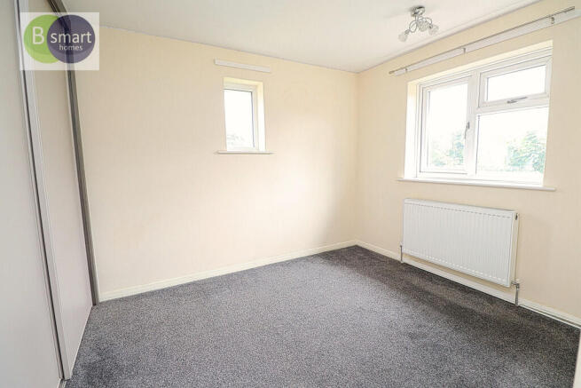 2 bed Semi-Detached to rent Image 11