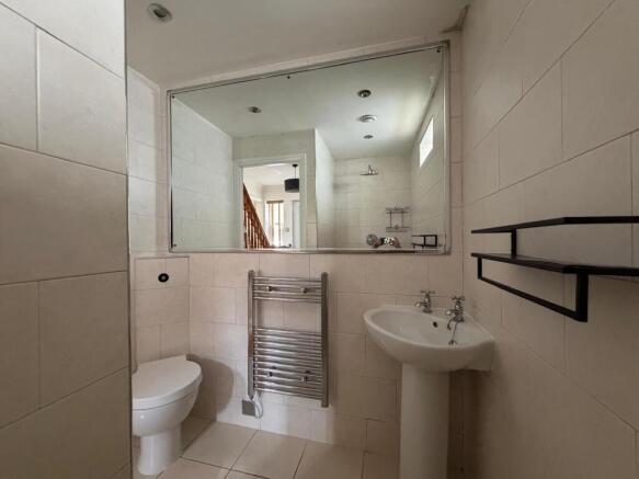 1 bed House for sale Image 6