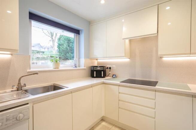 Kitchen B.jpg