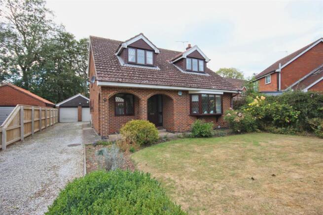 4 bed Detached for sale Image 12