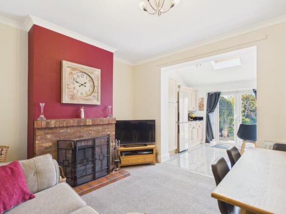 3 bed Semi-Detached for sale Image 8