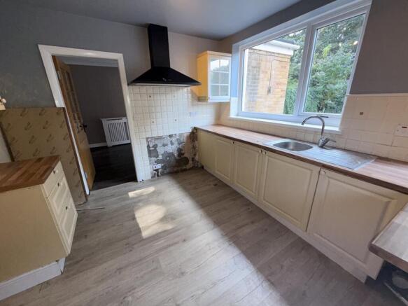 3 bed Semi-Detached for sale Image 6