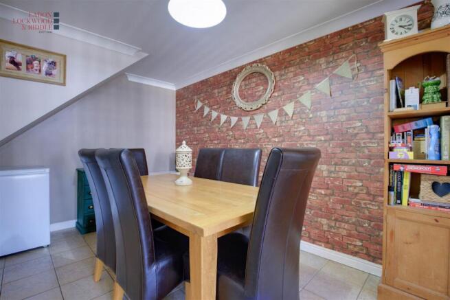 4 bed Detached for sale Image 7