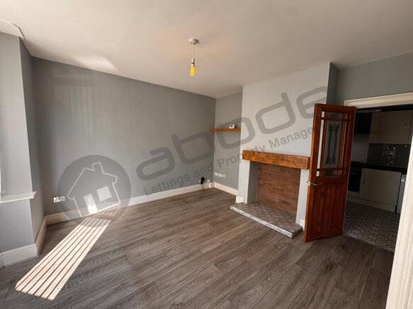 2 bed End of Terrace to rent Image 5