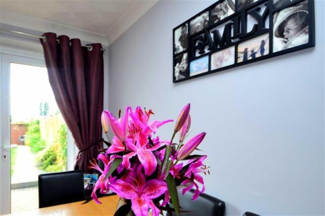 ADDITIONAL IMAGE DINING AREA