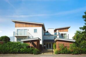 7, Canal View House, Lawn Lane, Hemel Hempstead HP3 9HS