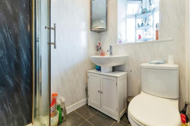 4 bed Detached for sale Image 12
