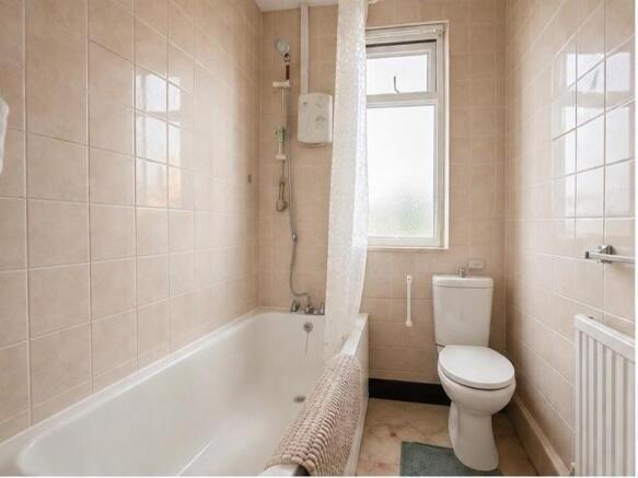 3 bed Semi-Detached for sale Image 6