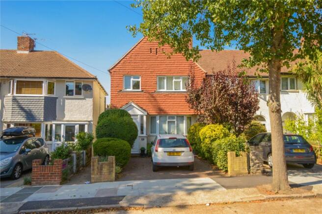 Lisbon Avenue, Twickenham, TW2 photo 2