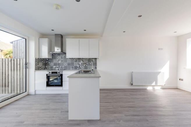 3 bed End of Terrace to rent Image 5