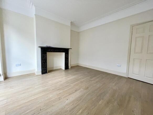 3 bed House to rent Image 9