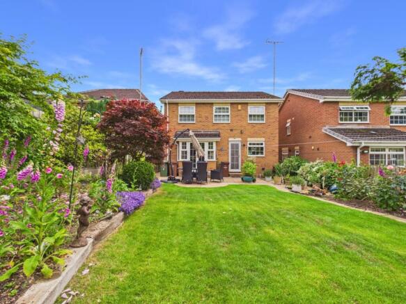 4 bed Detached for sale Image 9