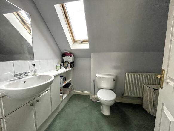 Ensuite to Bed 1