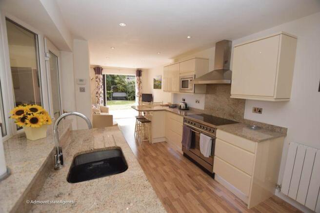 6 Rosebank