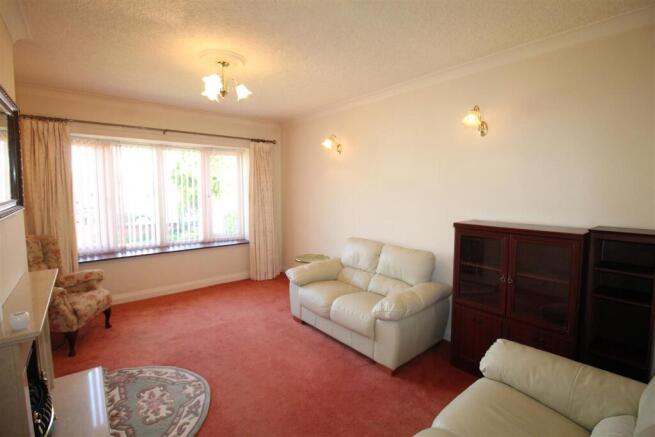 Boston Road, Lounge.JPG