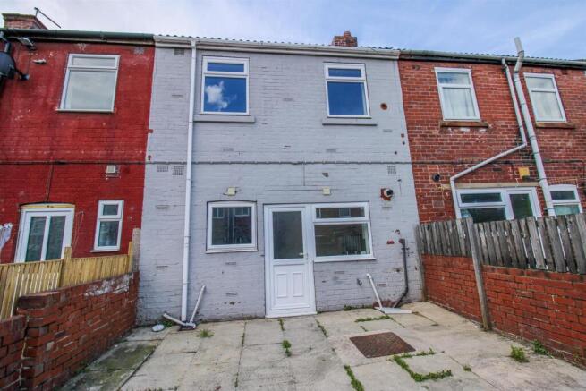 3 bed Terraced for sale Image 9