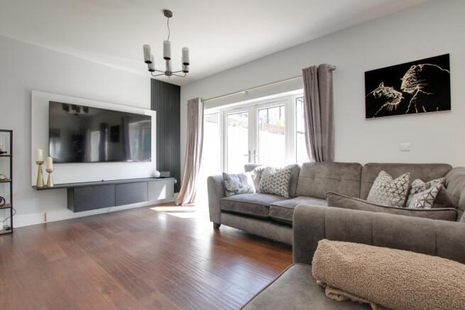 LOUNGE AREA