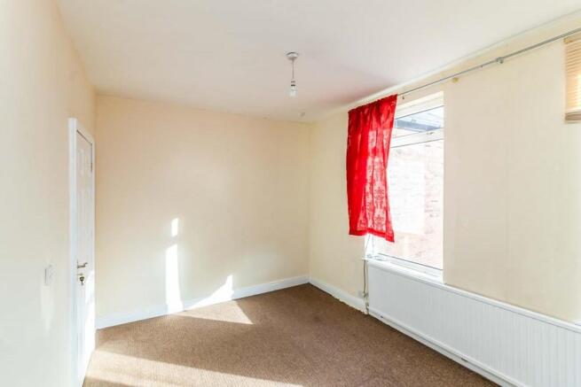 4 bed Terraced to rent Image 6