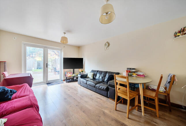 1426054-7-69b2e6f...