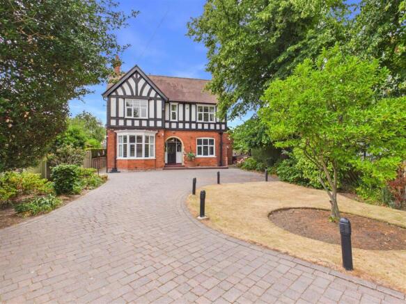 254 Beverley Road - Main