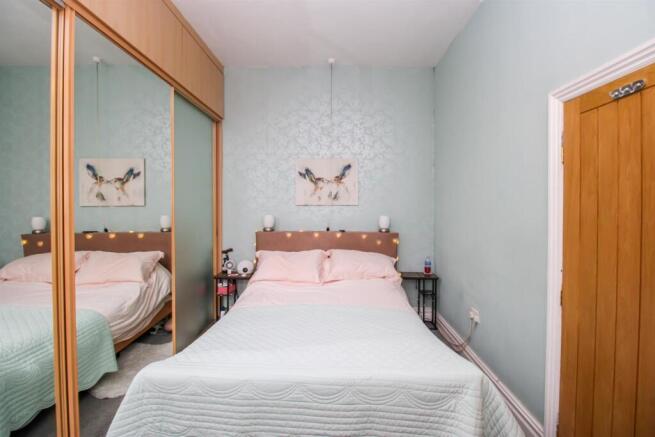 4 bed Terraced for sale Image 6