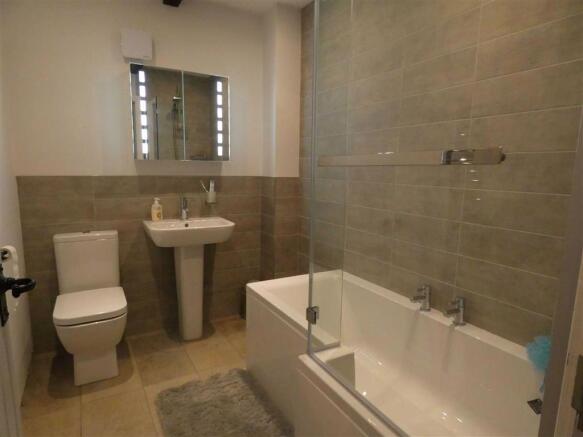 Family Bathroom: