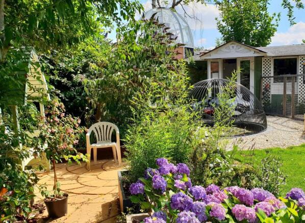 9 Grosvenor Wood Flower garden.jpg