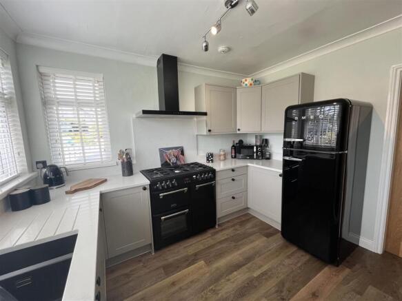 2 bed Semi-Detached Bungalow for sale Image 7