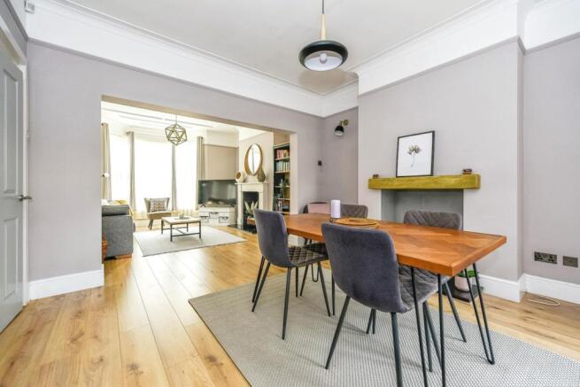 Lounge/Dining Room