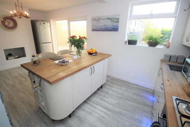 KITCHEND INER.JPG