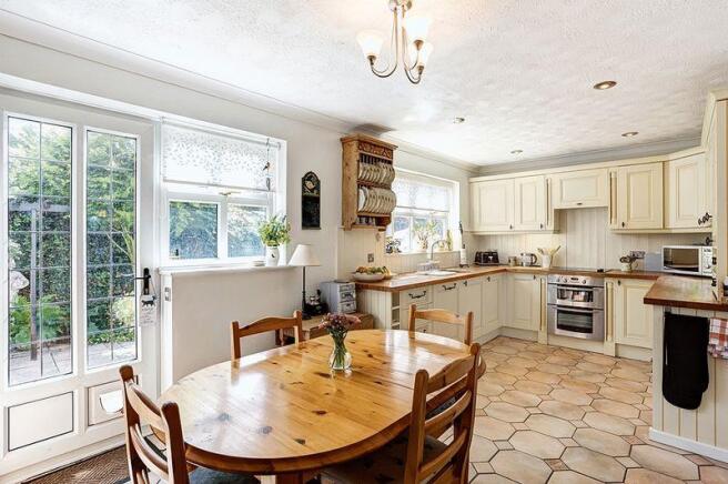 KITCHEN DINING...