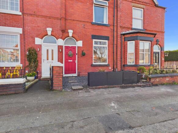 CAM03729G0-PR0274-STILL025