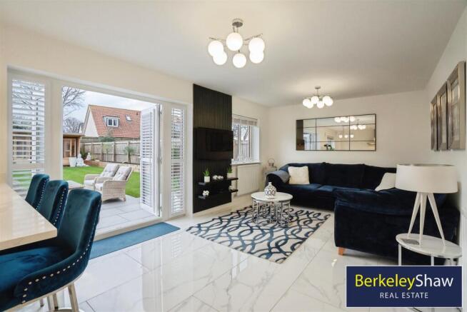 Kitchen/Lounge/Dining