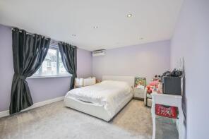 2a, Passmore Gardens, Wood Green, London N11 2PL