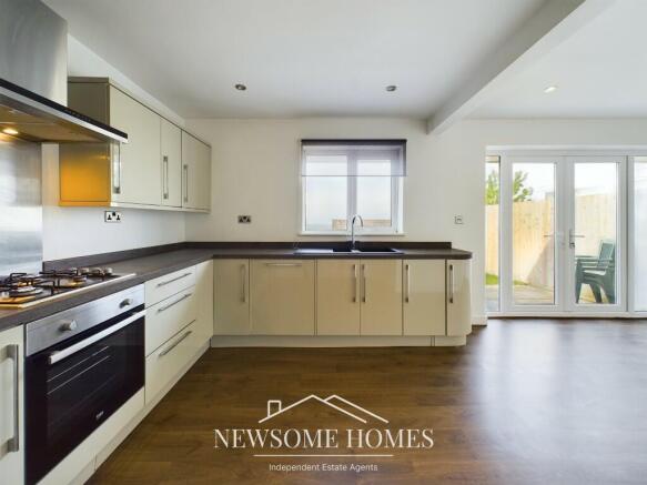 Kitchen/ Dining Room