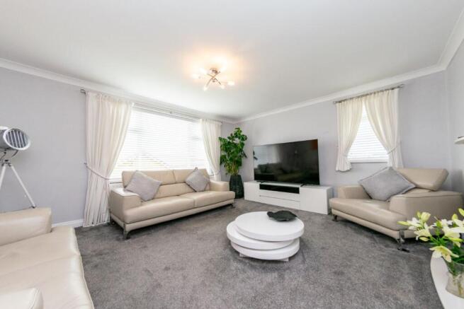 4 bed Detached for sale Image 4