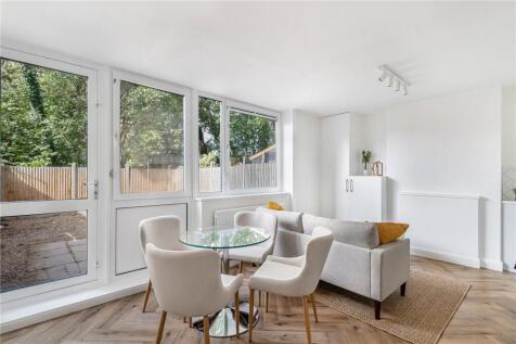 Dilton Gardens, London, SW15