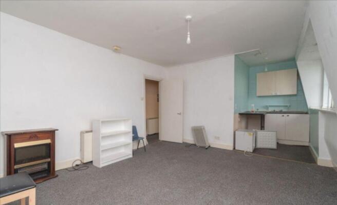 Flat 8, 188 High Street, Margate, Kent, CT9 1JZ photo 4