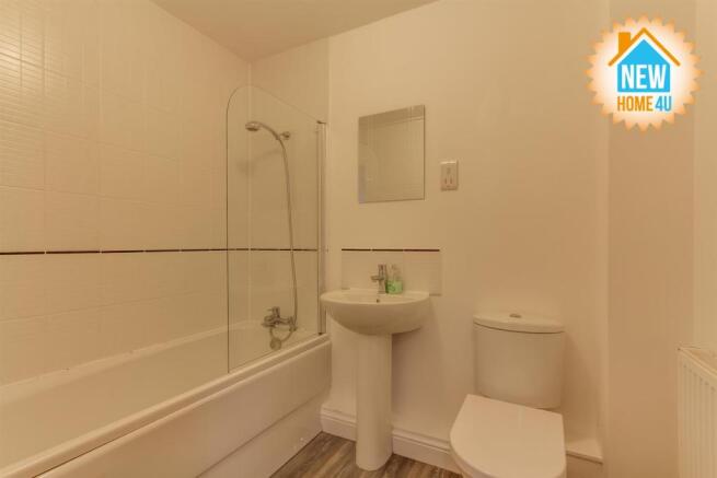 FAMILY BATHROOM: