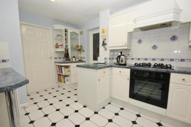 kitchen2.jpg