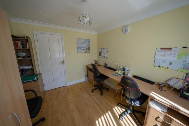 Study/Bedroom 5: