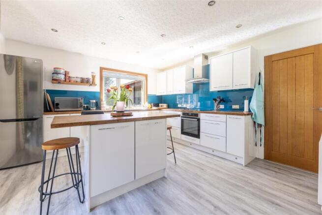 KITCHEN 1.jpg
