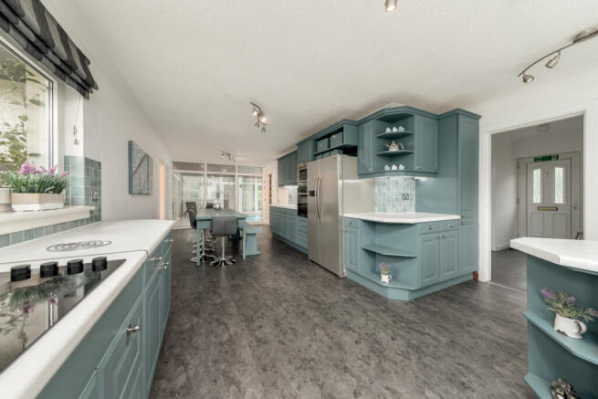 Spacious Family Kitchen Diner