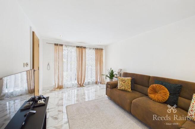 6 bed Detached for sale Image 6